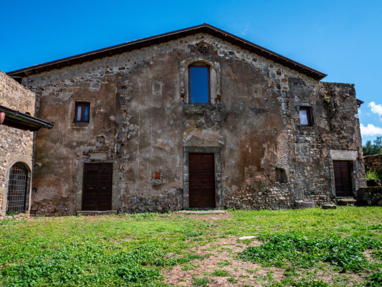 Chiesa di Foro Cassio, visione esterna